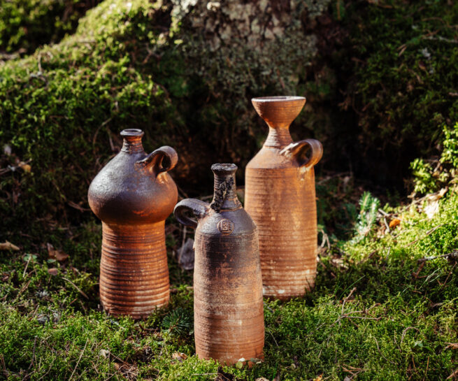 Keraamikko Paula Ruuttusen puupoltettu keraaminen pullo