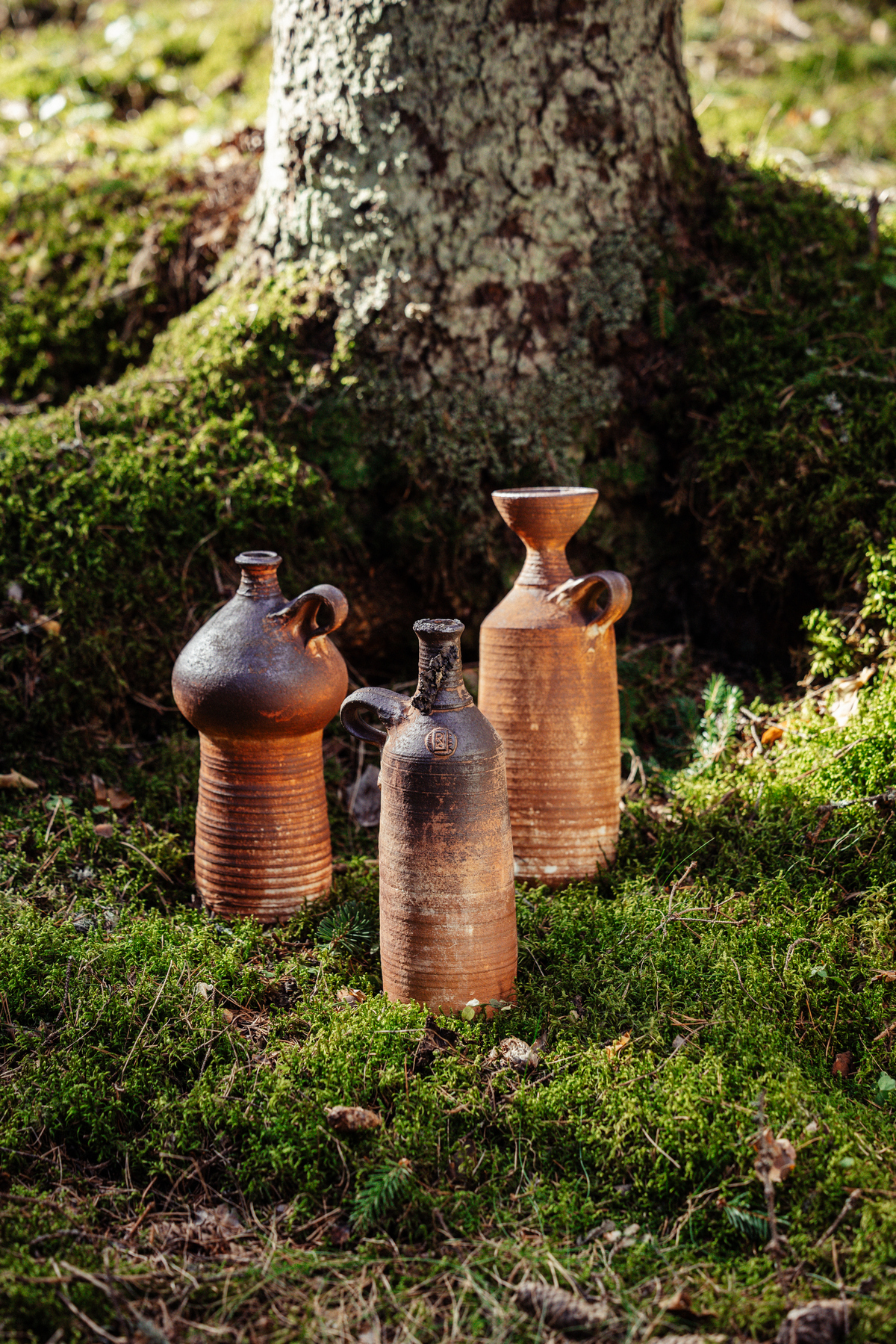 Keraamikko Paula Ruuttusen puupoltettu keraaminen pullo