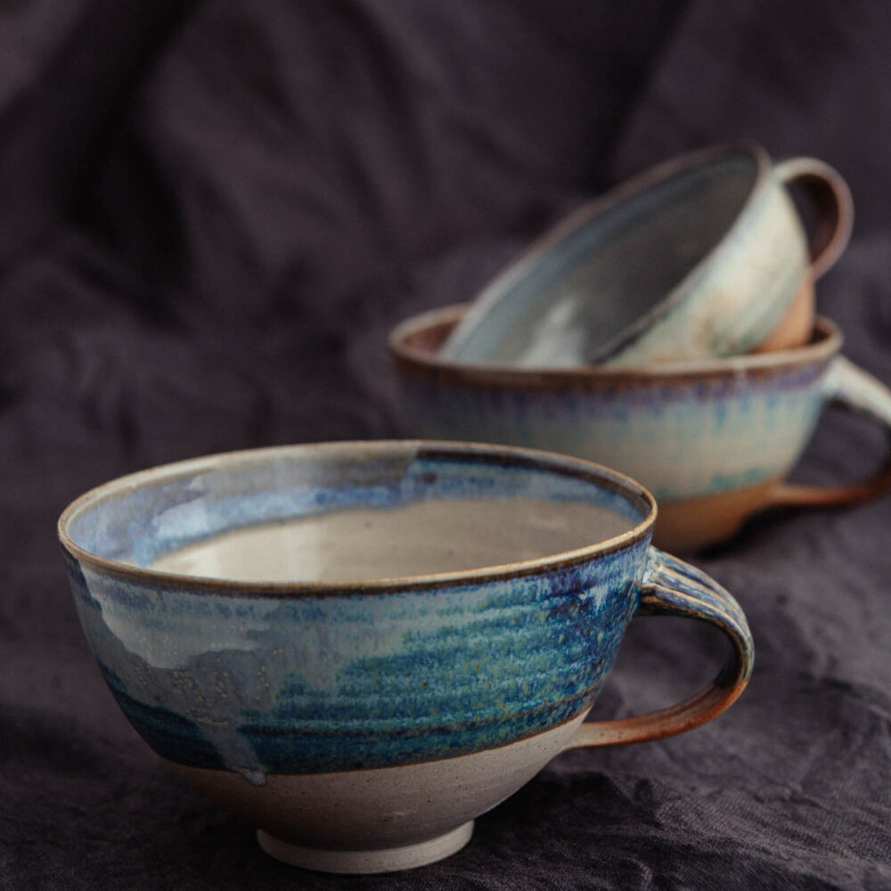 WEBPaulaRuuttunen2019_kuva_PihlaLiukkonen_Kontrastia-69 Keraamisia teekuppeja